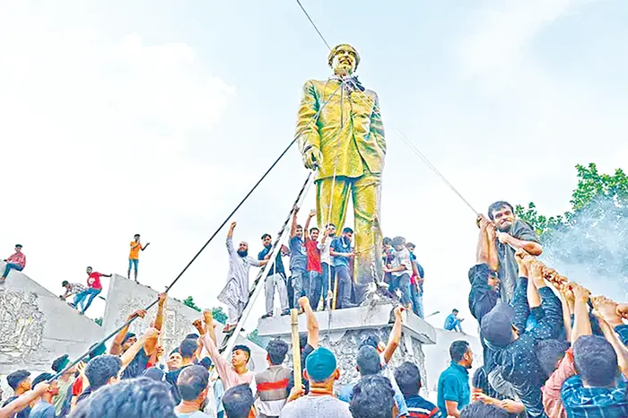 প্রশ্নটা বঙ্গবন্ধু কন্যার কাছেই
