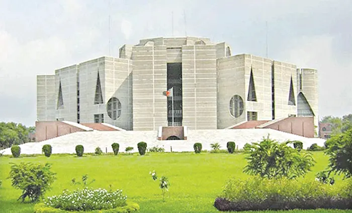যে প্রেক্ষাপটে দ্রুত নির্বাচন জরুরি
