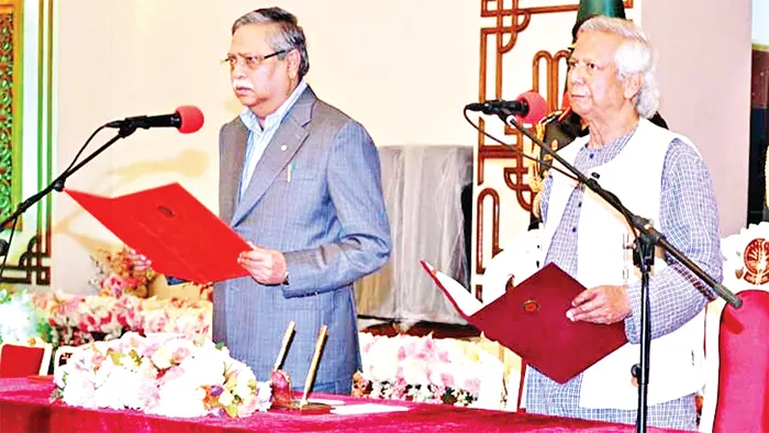 পেন্ডুলামের মতো দুলছে সরকার