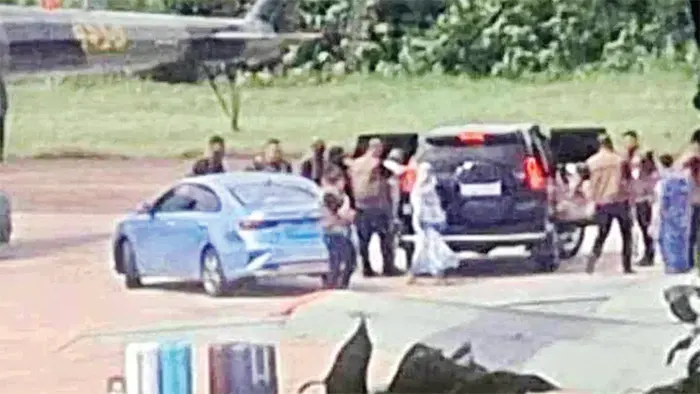 দুই ইস্যুতে ভারতের ‘ওয়েট অ্যান্ড ওয়াচ’ নীতি