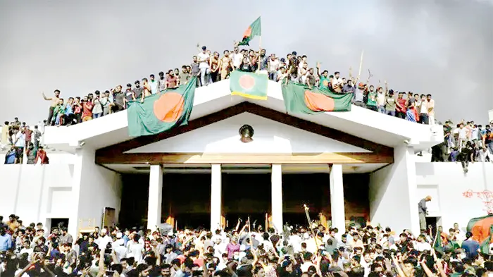 ৫ই আগস্ট আসলে কী পেলাম?